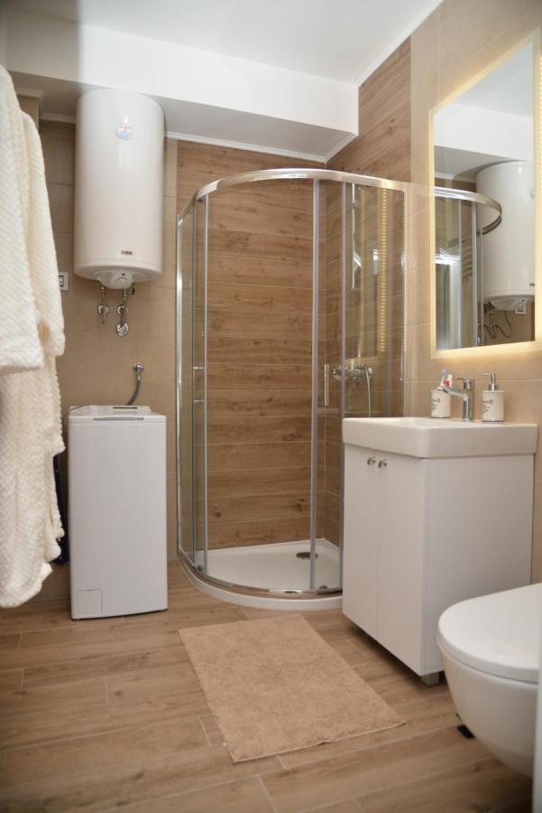 Mirror Apartment With Private Parking Novi Sad Dış mekan fotoğraf