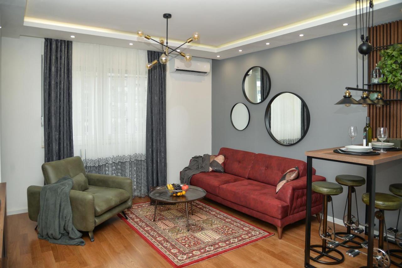 Mirror Apartment With Private Parking Novi Sad Dış mekan fotoğraf